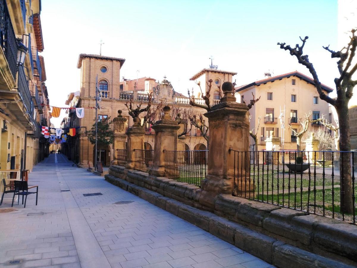 Pensjonat Jardines De Viana Viana  Zewnętrze zdjęcie